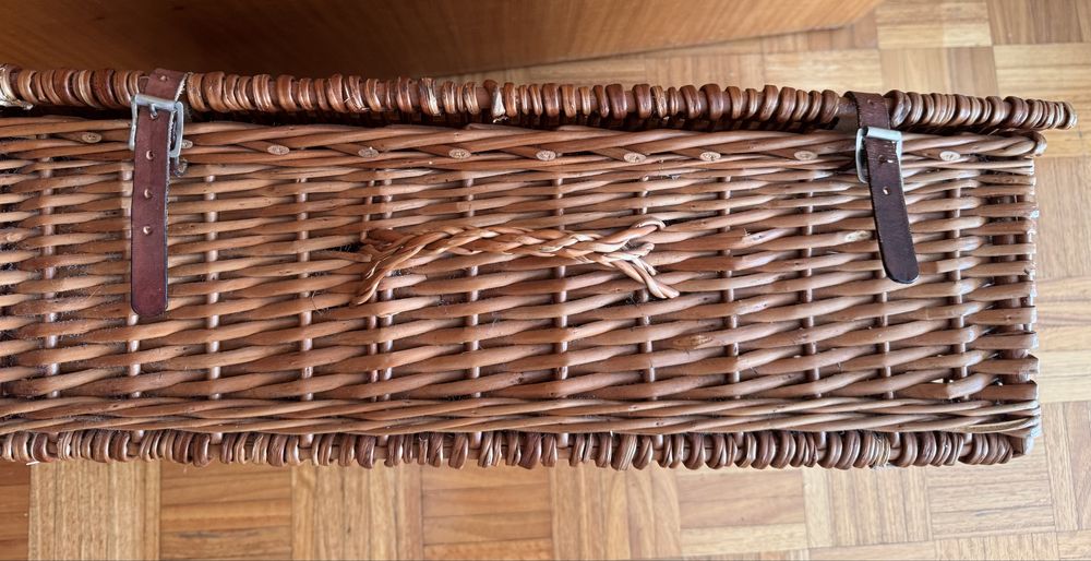 Cesto em vime palha lenha com fecho em pele