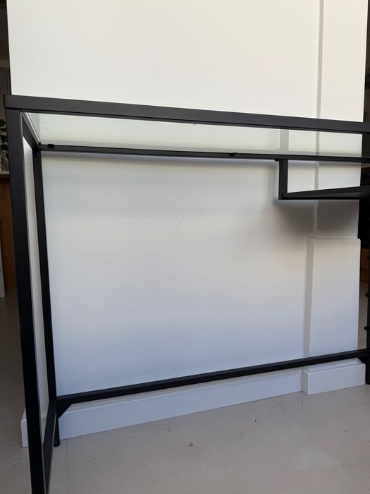 Secretária da IKEA, como nova