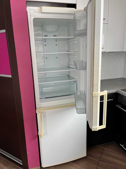 Lodówka Samsung 60cm biała 100% sprawna