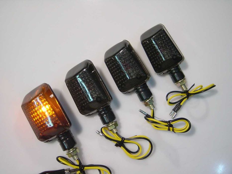 Piscas universais para mota ou moto4