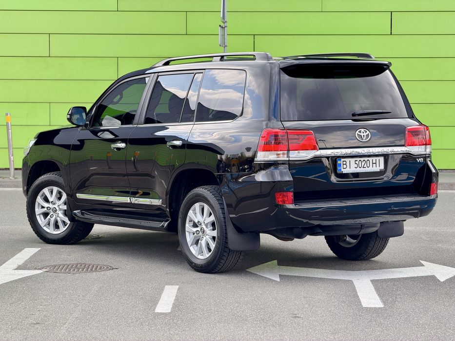 Toyota Land Cruiser 200 4.6 AT 2019 Official