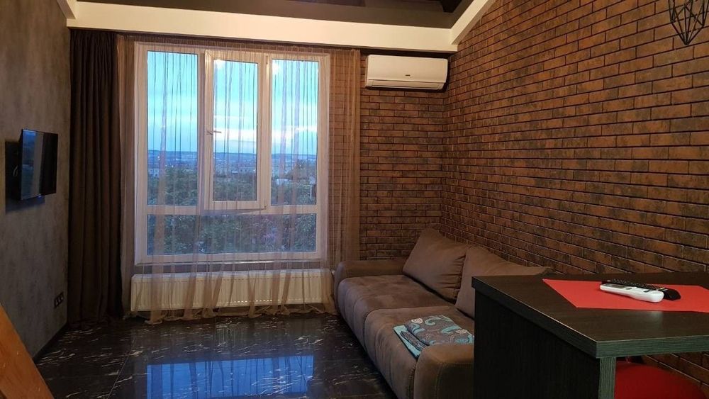 Сдаю 2эт.кв.в стиле ЛОФТ посуточно и почасово. М.Холодная гора. Класс