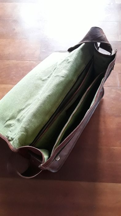 Mala Tiracolo em Pele