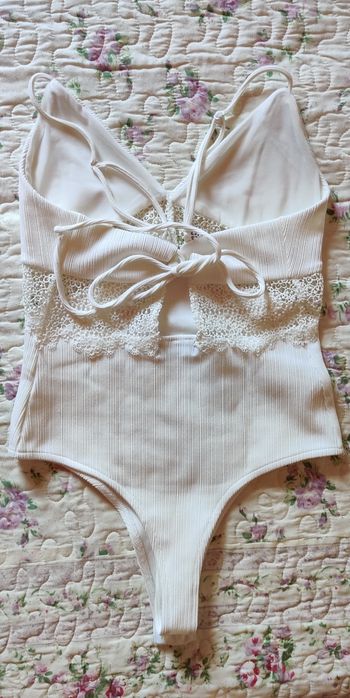 Body branco da Bershka