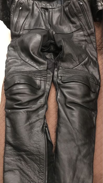 Conjunto casaco e calça de Mota de pele com proteções