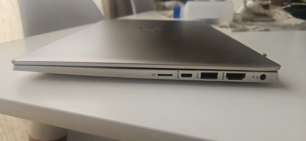 HP Pavilion 14 i7 / 16GB / 1TB SSD