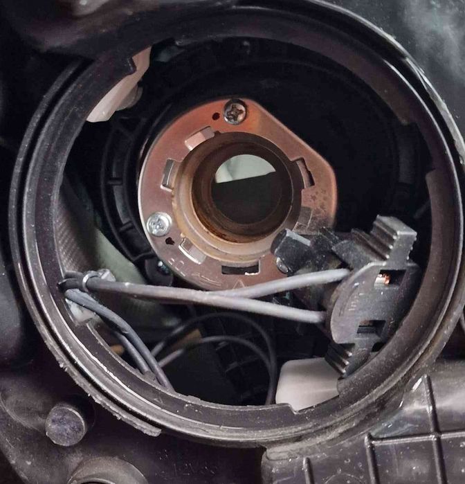 Ótica / Farol Esquerdo - HYUNDAI i30
