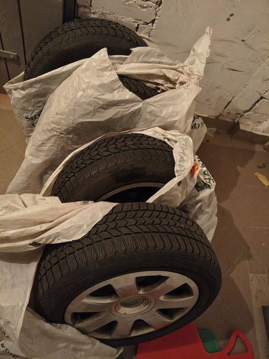 Felgi Audi plus opony zimowe 205/55 super stan