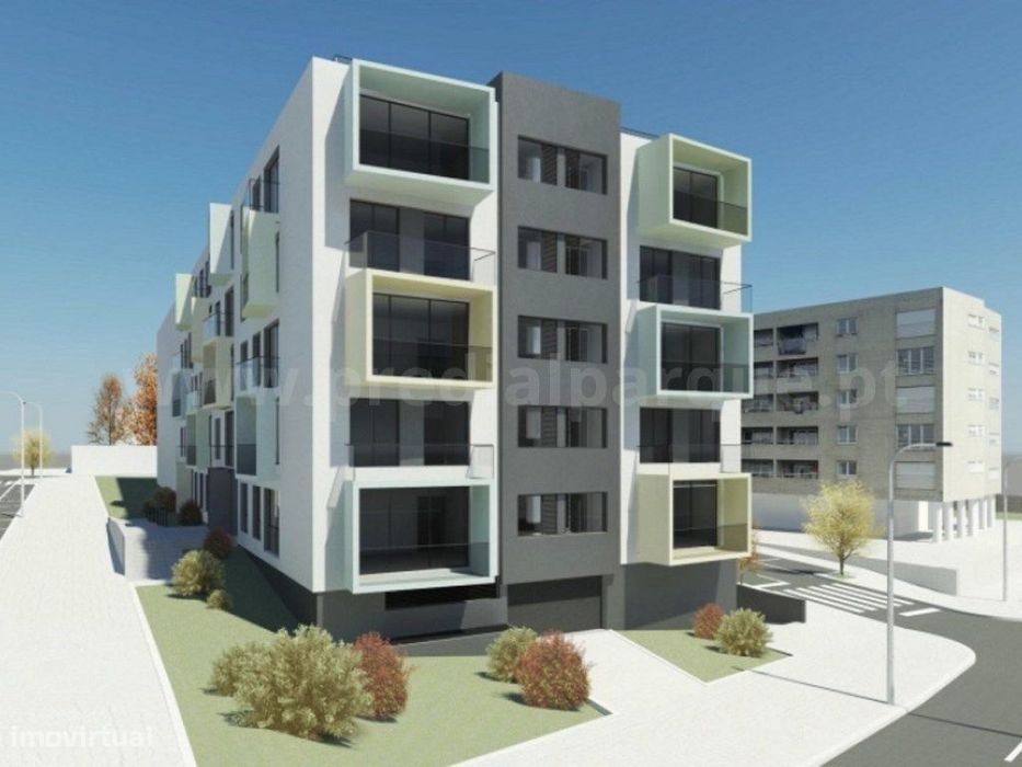 Apartamento T3 com varanda e lugar de garagem, Matosinhos Sul