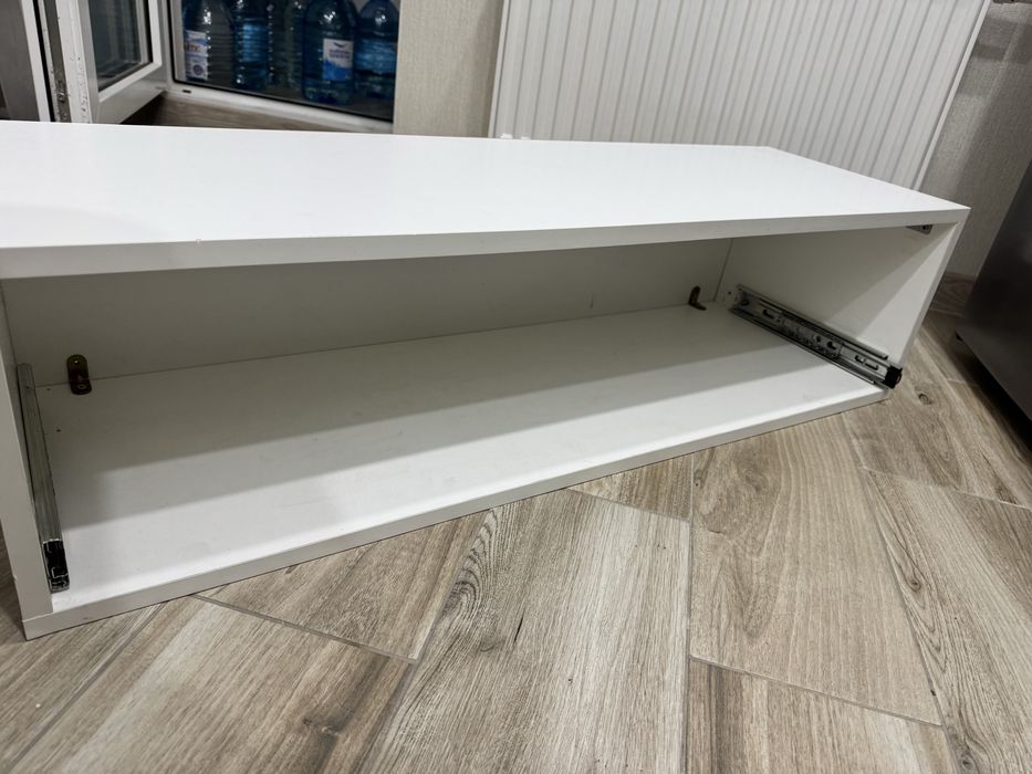 Дзеркало і тумба в студію