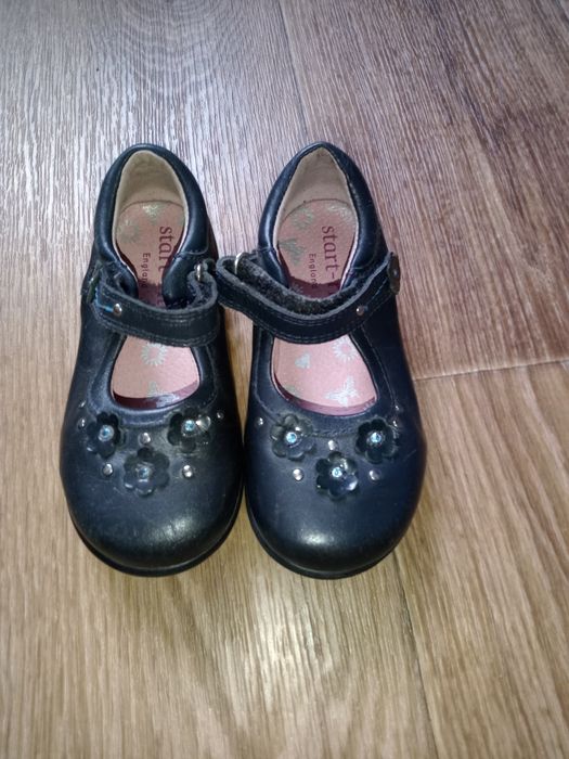 Продам туфли для девочки