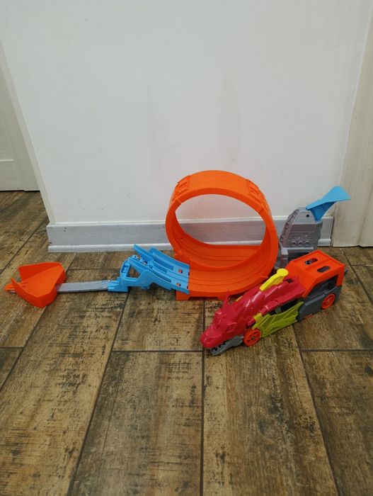 Hot wheels Чемпіон трюків в петлі