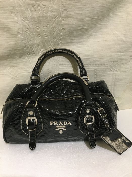 Лакированная черная сумка , натуральная кожа Prada