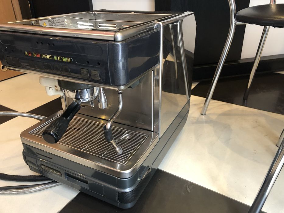 Кавоварка професійна  ЧІМБАЛІ CIMBALI M32 Bistro