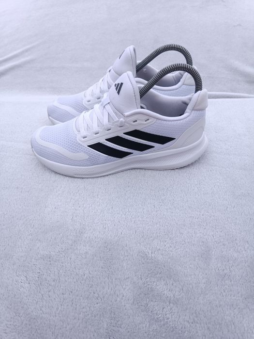 Женские кроссовки 2024 Adidas р37.5-38
