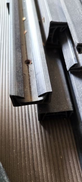 Deck composite régua alveolar chão  piso castanho