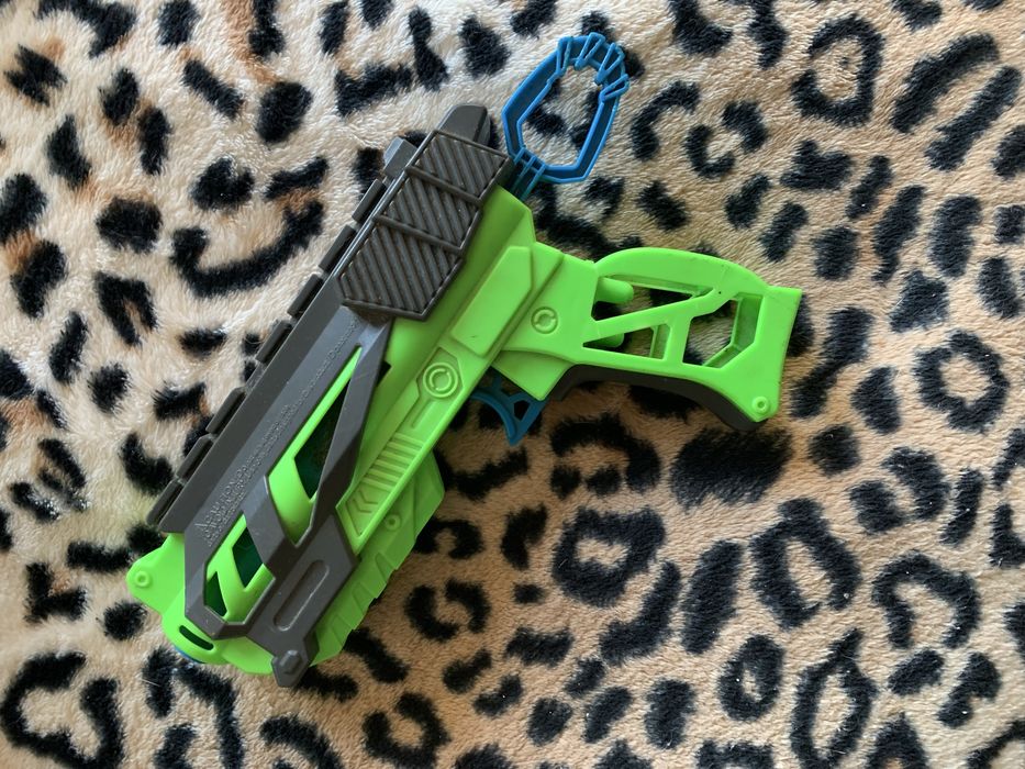 Автомати бластери і пістолети