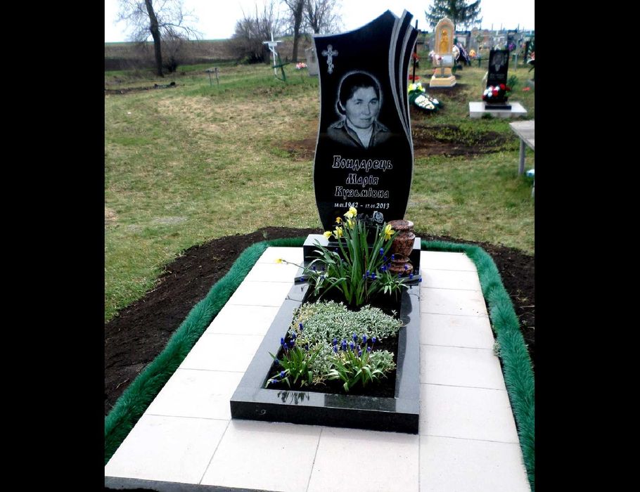 Памя'тники з граніту - виготовлення та встановлення/Гранітні памятники