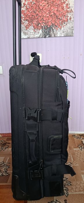 Продам чемодан Nike Fiftyone 49 Cabin Roller 69 L.