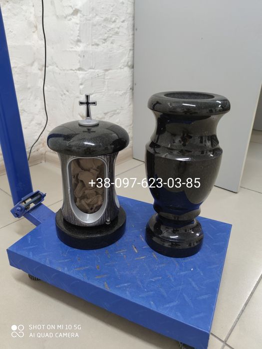 Вазы   гранитные