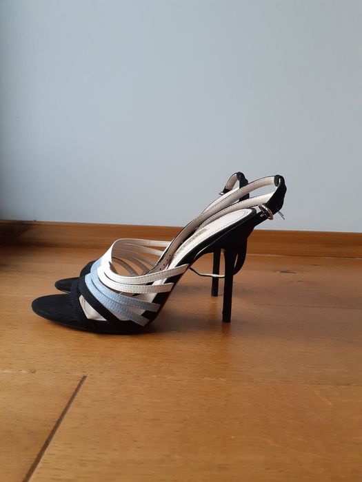 Sandałki na szpilce r. 38