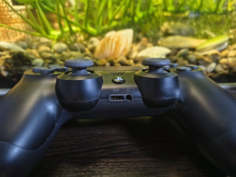 Dualshock 4 version 2 (Jet Black)