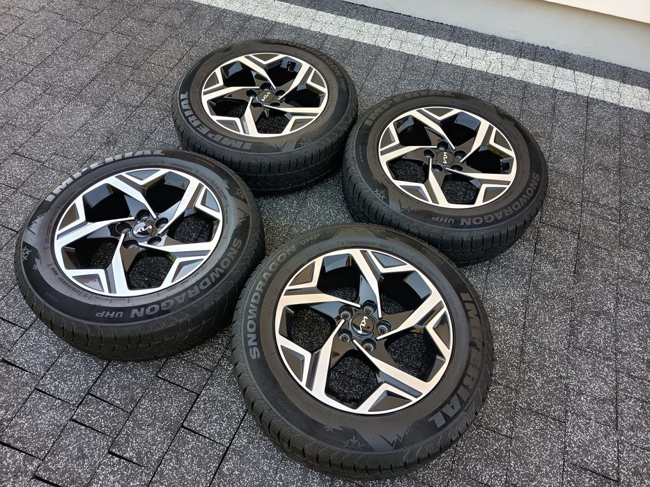 Sprzedam prawie nowe koła Kia sportage V zimowe 215/65/R17