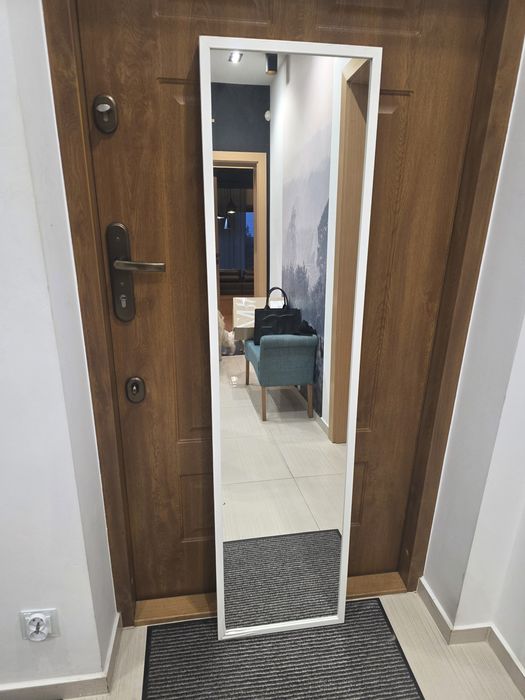 Lustro 40x160 w białej ramie