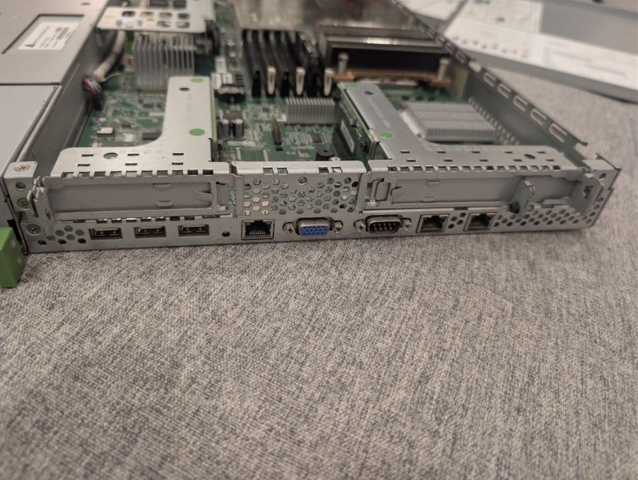 Servidor Fujitsu Primergy RX200 S5 1U | Xeon E5504 | DDR3 ECC | iRMC