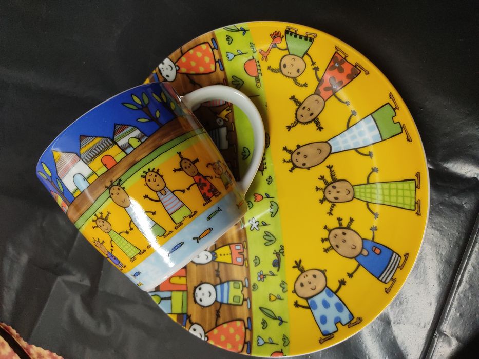 Prato e chávenas para crianças