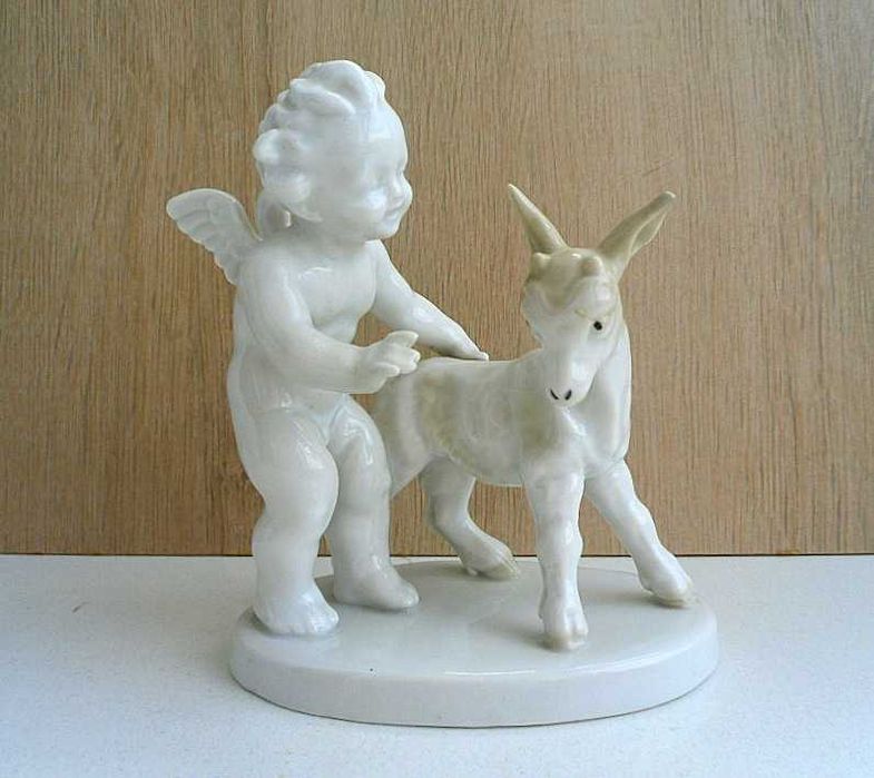 "АНГЕЛ С КОЗЛЕНКОМ" красивая статуэтка Германия "GRAFENTHAL" фарфор