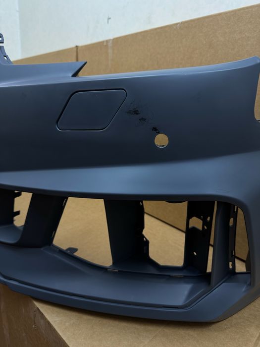 Бампер Audi A4 B9 / S4 B9 2015-2019 RS4 стиль черный глянец