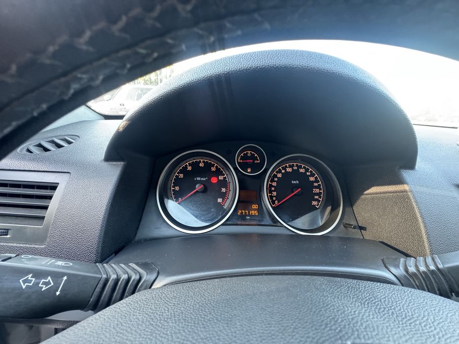 Продам Opel Astra h 2006 року 1.6 бенз