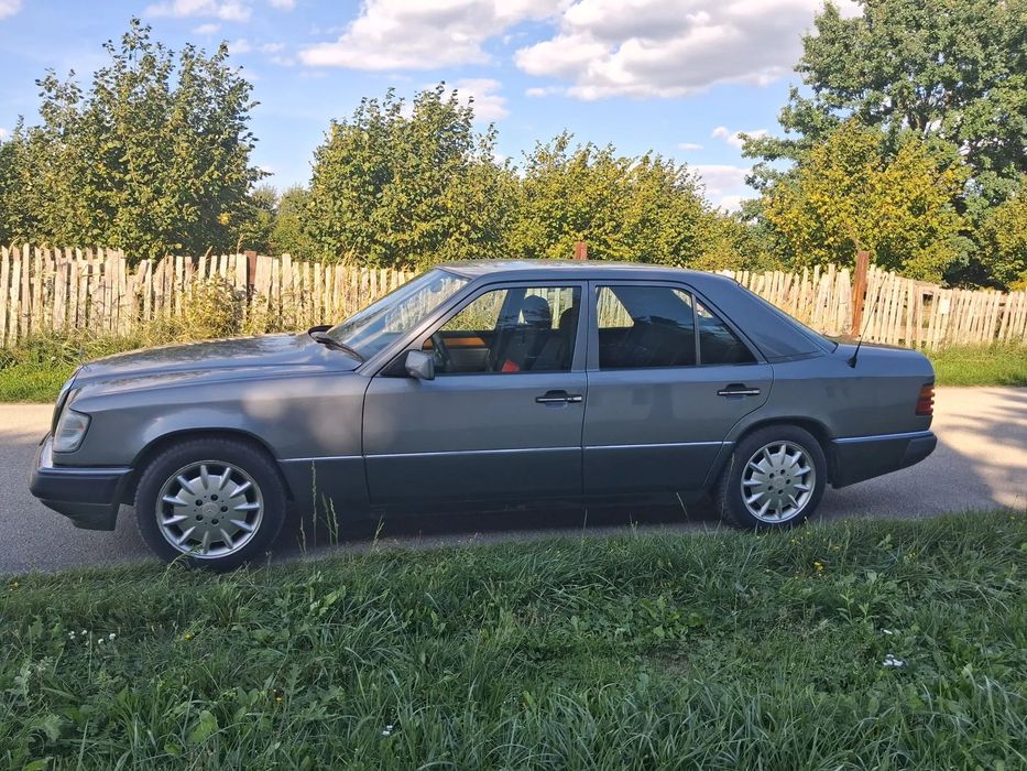 Mercedes-Benz W124