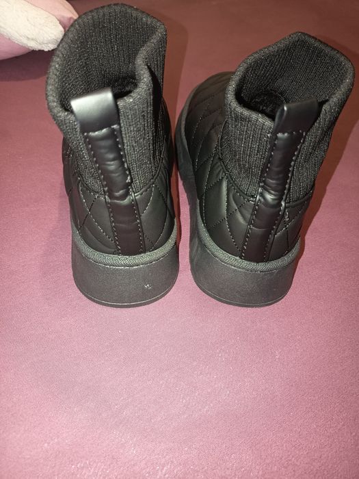 Продам нові уггі жіночі