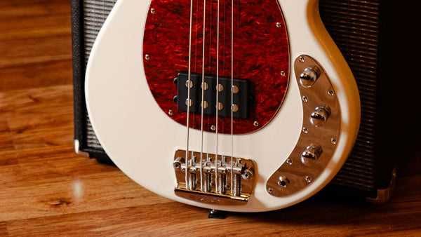 STERLING RAY 24 CA Olympic White gitara basowa by MusicMan