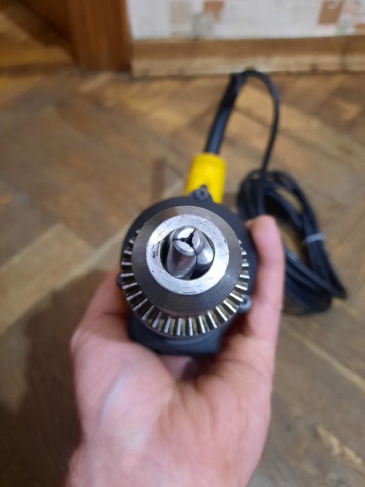 100% оригінал!!Дрель ударна Dewalt D21710-qs,600вт