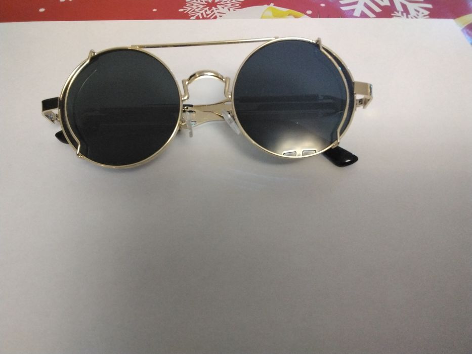Oculos unisex para sol.