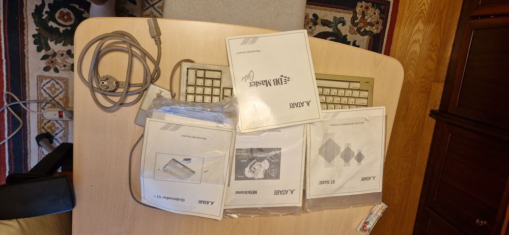 Atari 1040st na caixa original com manual e rato