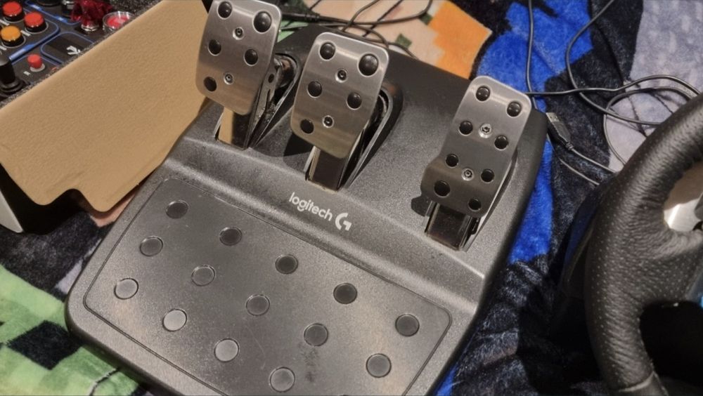Kierownica Logitech g29