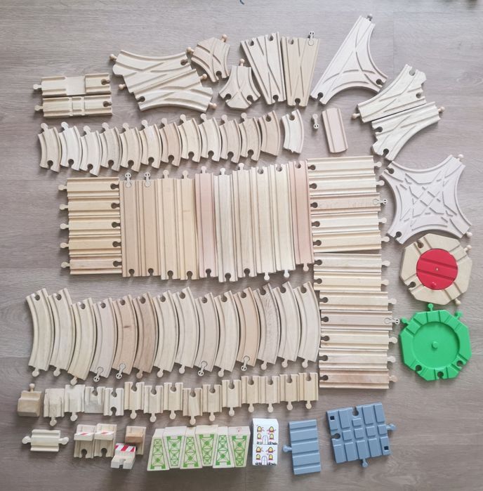 Drewniana kolejka dla dzieci plus dodatkowe elementy