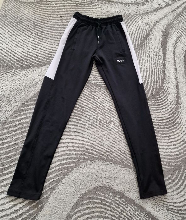 Spodnie dresy "Hugo Boss".