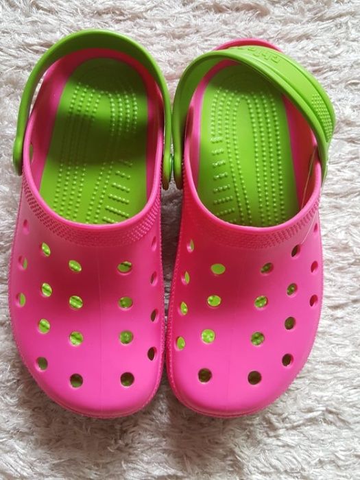 Crocs da marca Chicco Novas