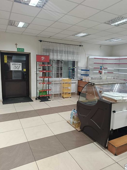 Lokal handlowo-usługowy 100 m² – Radzice Duże – duży parking