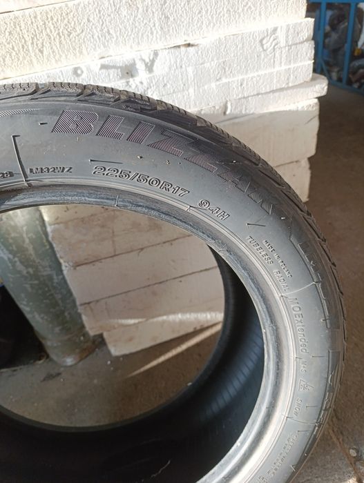 Opony zimowe Bridgestone 225/50R17