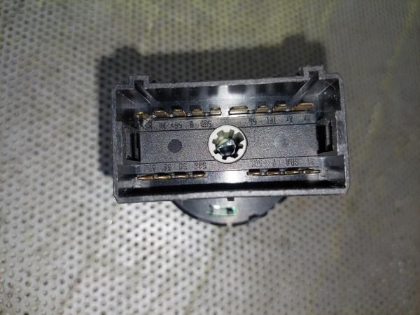 Botão / interruptor de luzes VOLKSWAGEN Golf IV (1J1)