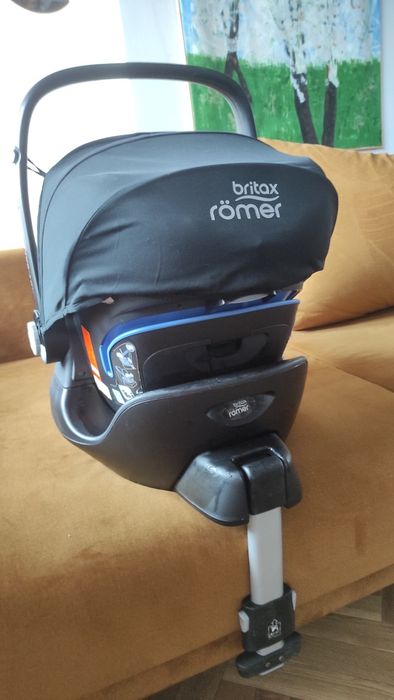 Fotelik z bazą dla maluszka Britax Römer