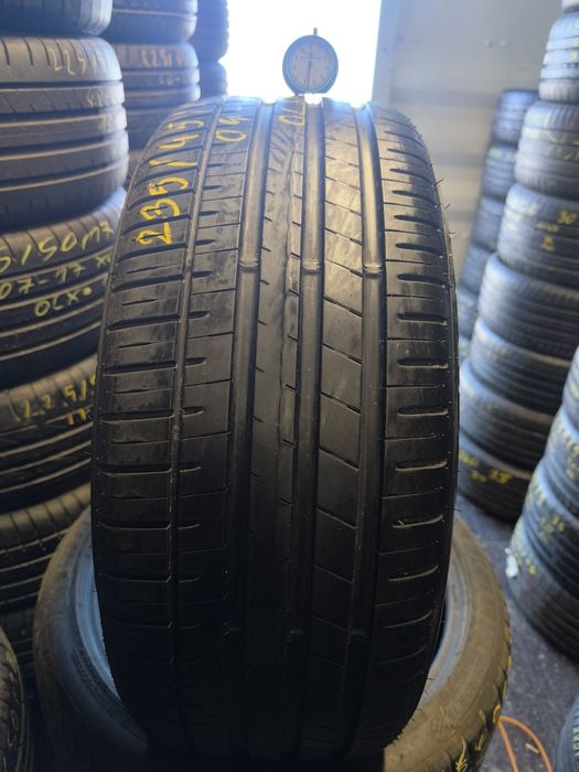 Opona Falken 235/45/19 pojedynka