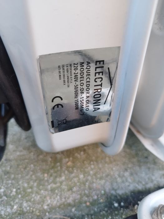 Aquecedor a óleo 30€