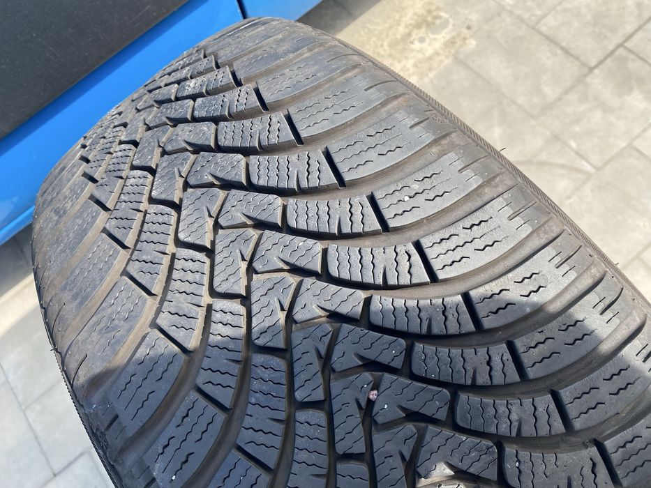 Opony zimowe Falken Eurowinter HS01 225/40 R19 2szt. 2021r. 6,5mm